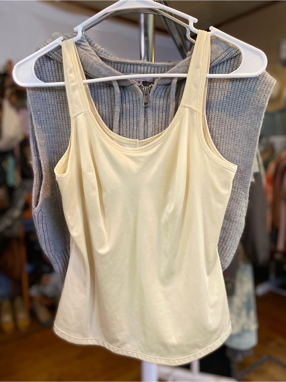 Nancy Ganz Pale Cream Scoop Neck Shape-wear Tank Top